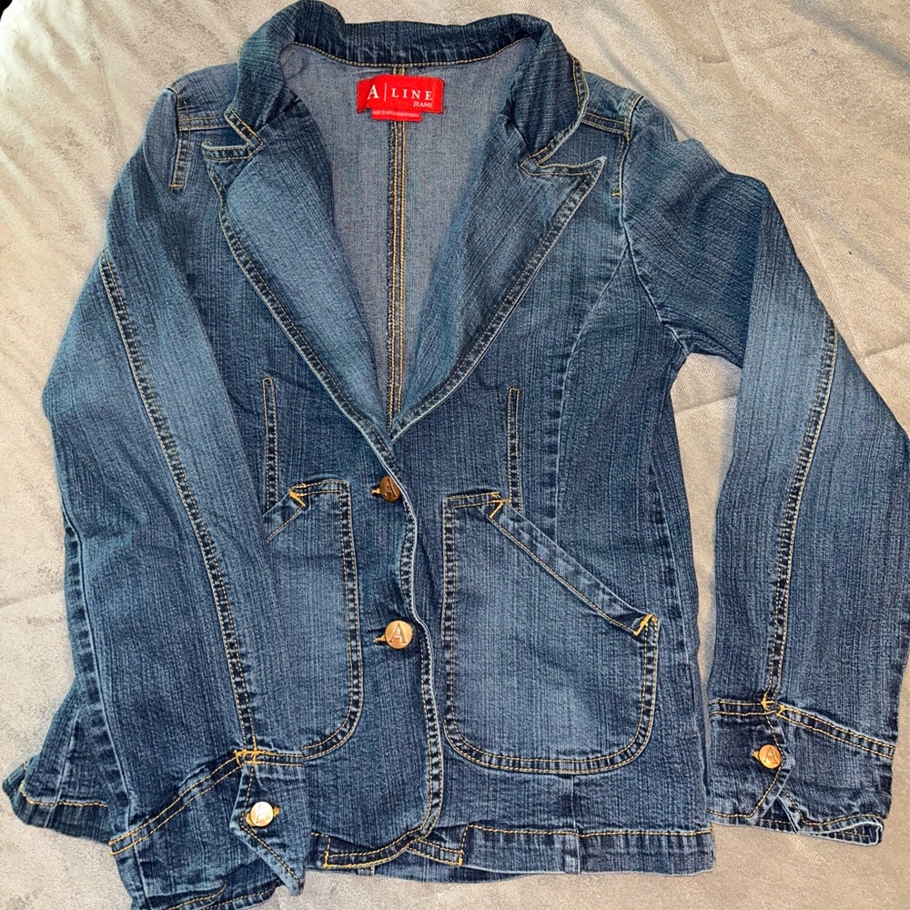 Women's Classic Blue Jean Jacket